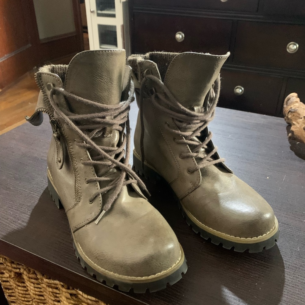 Women’s Boots